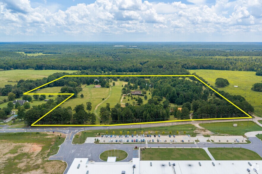 49.16 Acres | Dev Opportunity | Lone Oak portefeuille de 2 propriétés à vendre sur LoopNet.ca - Photo du bâtiment - Image 1 de 19