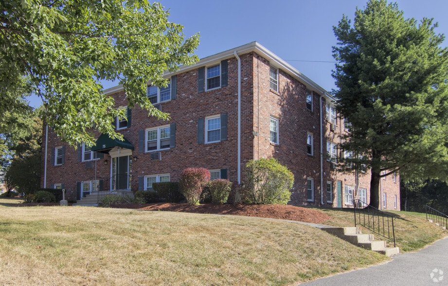 90 Ridgewood Ln, Gardner, MA for sale - Building Photo - Image 2 of 8