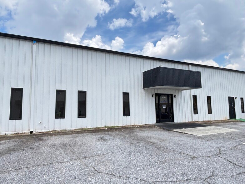 2970 Ask Kay Dr SE, Smyrna, GA à louer - Photo du bâtiment - Image 3 de 13