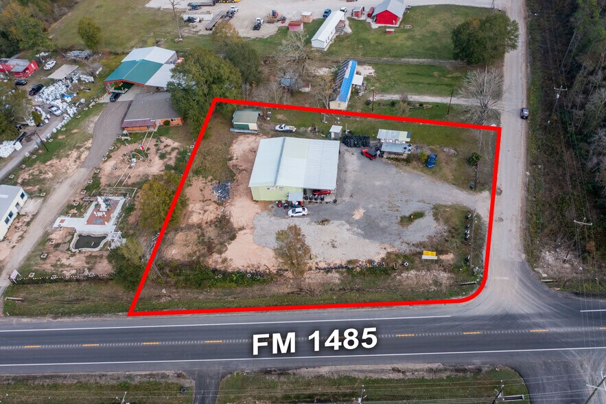 22725 Lost Lake Dr, New Caney, TX à vendre - Photo du bâtiment - Image 3 de 33