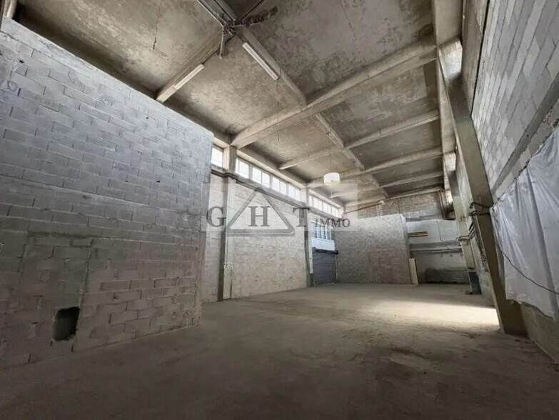 Industrial in Nanterre for lease - Interior Photo - Image 1 of 4