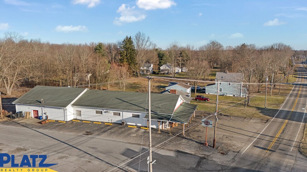 2362 S Canal St, Newton Falls, OH à vendre - Photo du bâtiment - Image 2 de 21