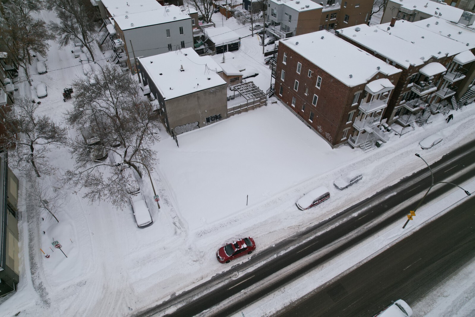 4240 Rue Hochelaga, Montréal, QC for sale Building Photo- Image 1 of 1