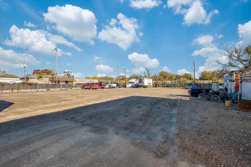 1919 Rhome St, Dallas, TX for lease - Building Photo - Image 2 of 10