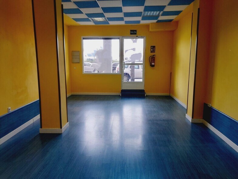 Commerce de détail dans Cáceres, Cáceres à vendre - Photo du bâtiment - Image 2 de 4