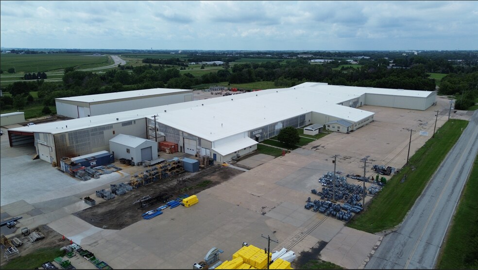 1914 S Grant Ave, York, NE à louer - Photo du bâtiment - Image 1 de 4