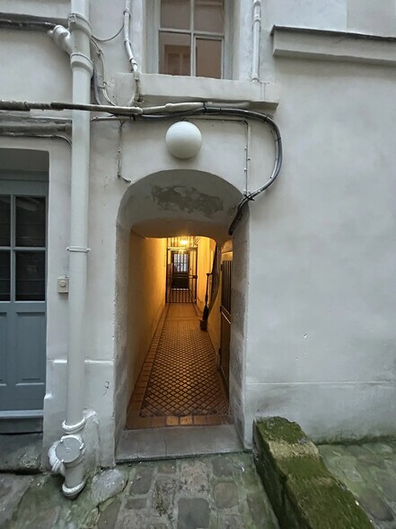 34 Rue Saint-Louis En L'Ile, Paris à vendre - Photo du bâtiment - Image 3 de 3