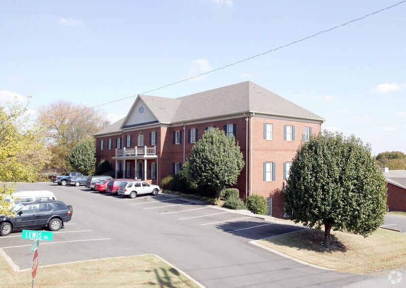 1309 Briarville Rd, Madison, TN à vendre - Photo du bâtiment - Image 2 de 9