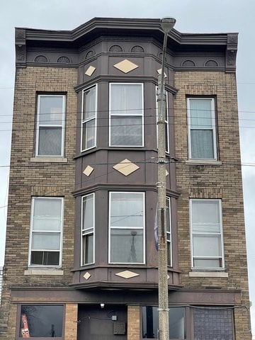 211 E Stephenson St, Freeport, IL for sale Primary Photo- Image 1 of 26