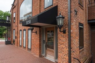 1050 30th St NW, Washington, DC for lease Building Photo- Image 1 of 8
