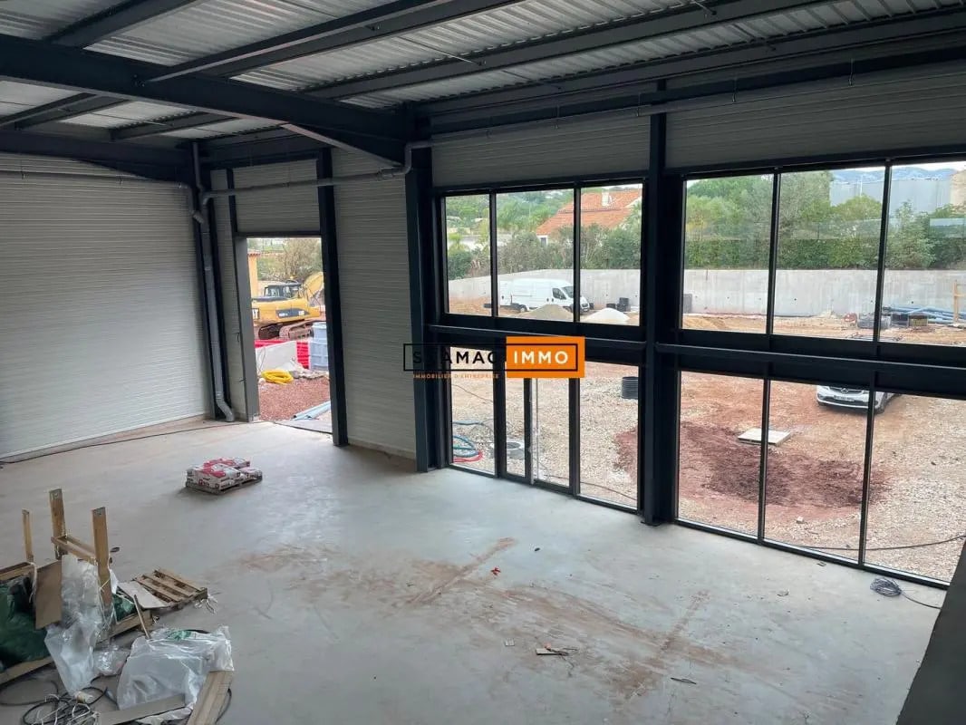 Industriel dans Ollioules à louer Photo intérieure- Image 1 de 5