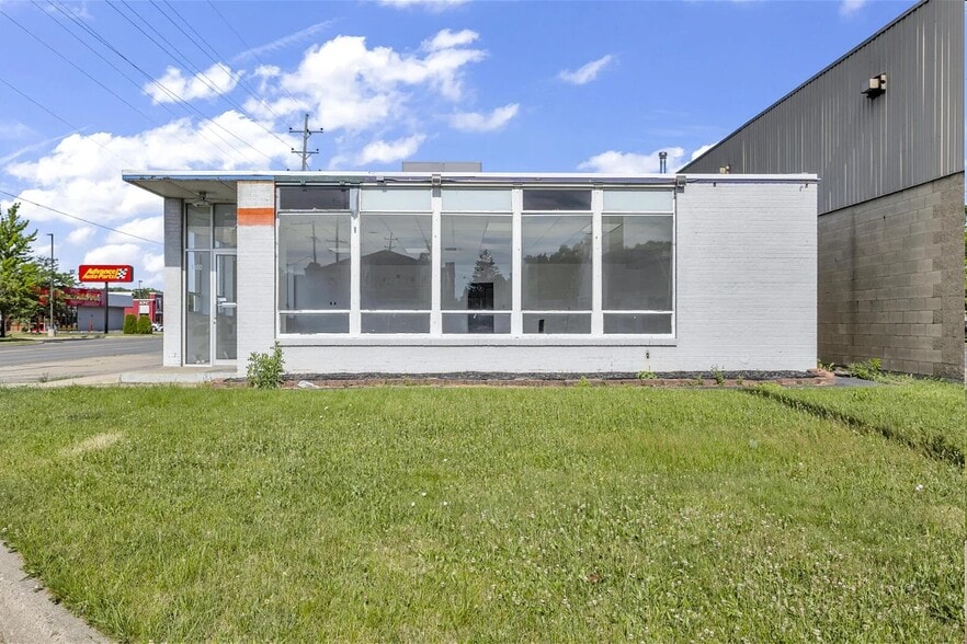 1400 N West Ave, Jackson, MI for lease - Building Photo - Image 1 of 13