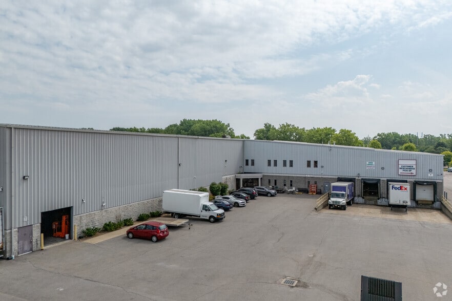 2335 Union Rd, Cheektowaga, NY à louer - Photo du bâtiment - Image 1 de 18