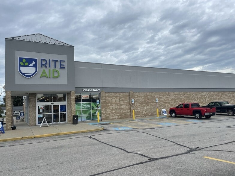 301 S Main St, Standish, MI à vendre - Photo du bâtiment - Image 2 de 6