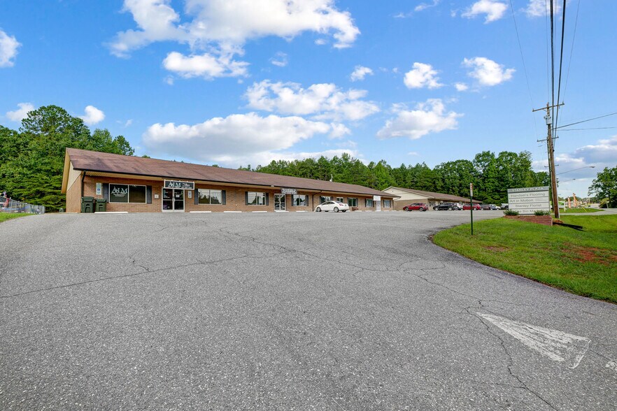 532 S Highway 27, Stanley, NC for lease - Building Photo - Image 2 of 9