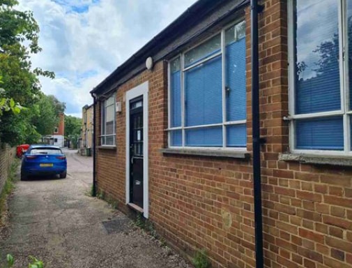 42 Upper Richmond Rd W, Londres à louer Photo du bâtiment- Image 1 de 1