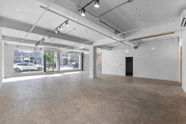 More details for 5409-5431 Boul Saint-Laurent, Montréal, QC - Retail for Lease