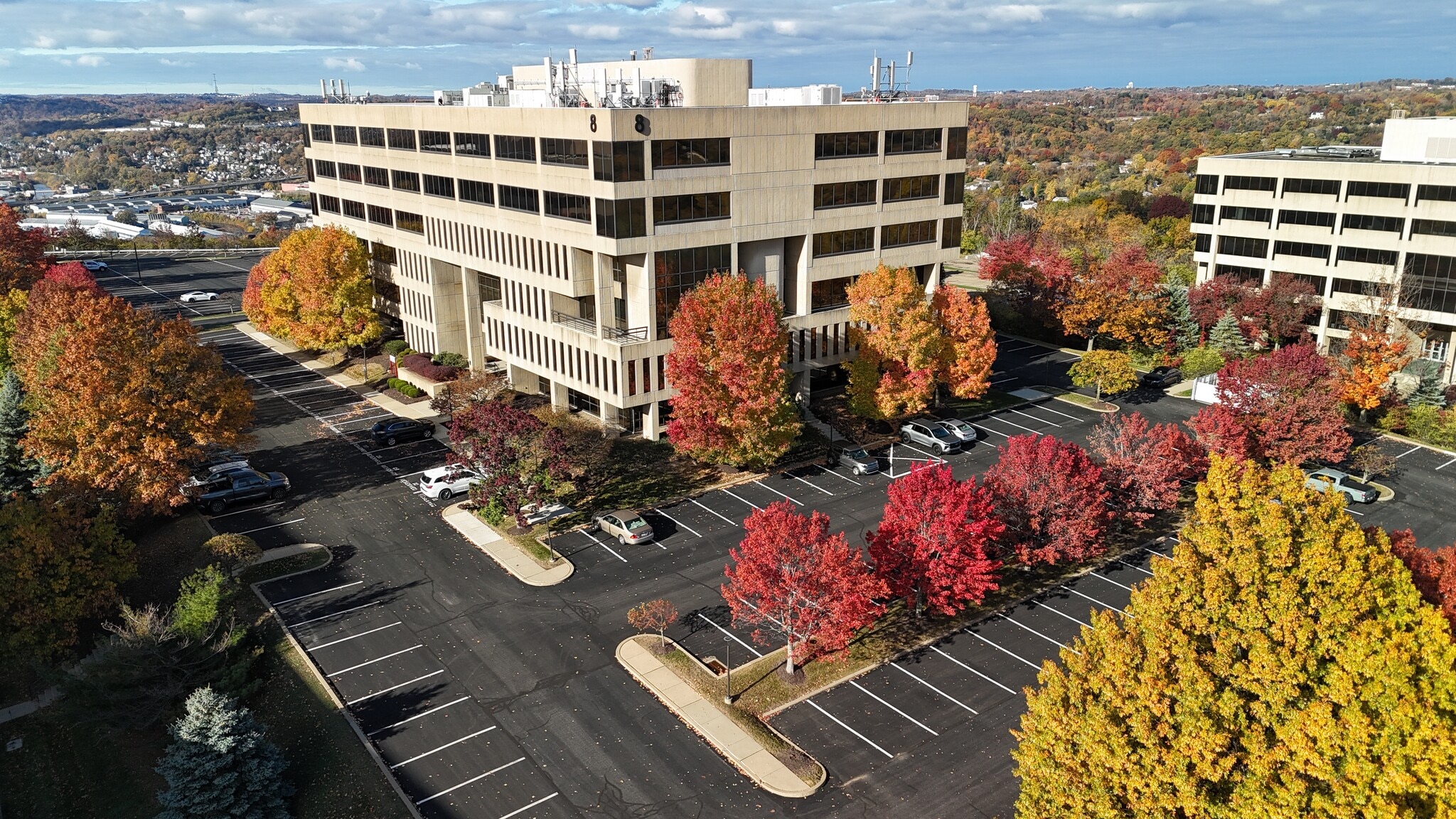 730 Holiday Dr, Pittsburgh, PA à louer Aérien- Image 1 de 6