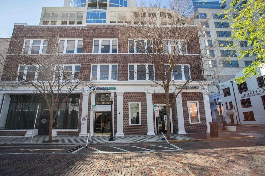 56 E Pine St, Orlando, FL for lease - Primary Photo - Image 1 of 16