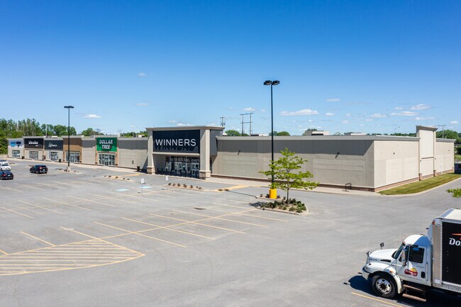 Plus de détails pour 1942 Parkedale Ave, Brockville, ON - Commerce de détail à louer