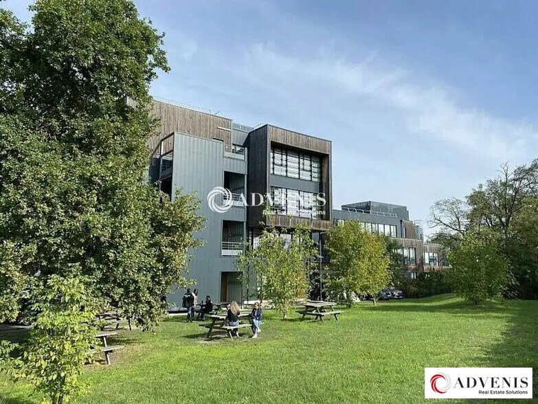 Office in Mérignac for lease - Building Photo - Image 3 of 12