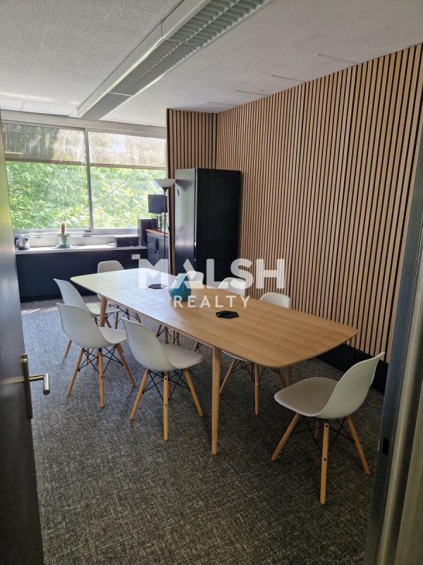 Office in Villeurbanne for lease Interior Photo- Image 1 of 11