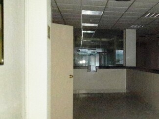 Plus de détails pour Multi-résidentiel à vendre