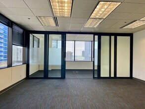 1440 Kapiolani Blvd, Honolulu, HI for lease Building Photo- Image 1 of 5