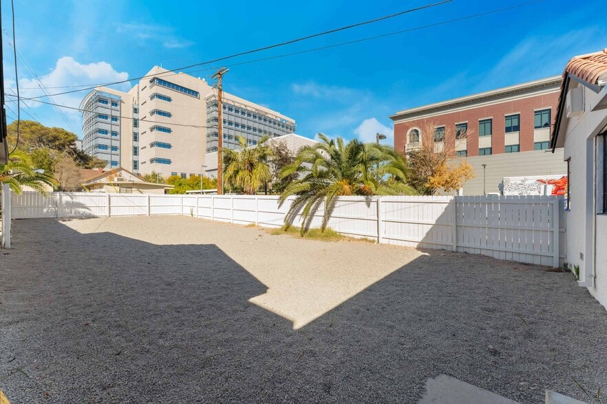 430 S 7th St, Las Vegas, NV for lease - Building Photo - Image 3 of 12