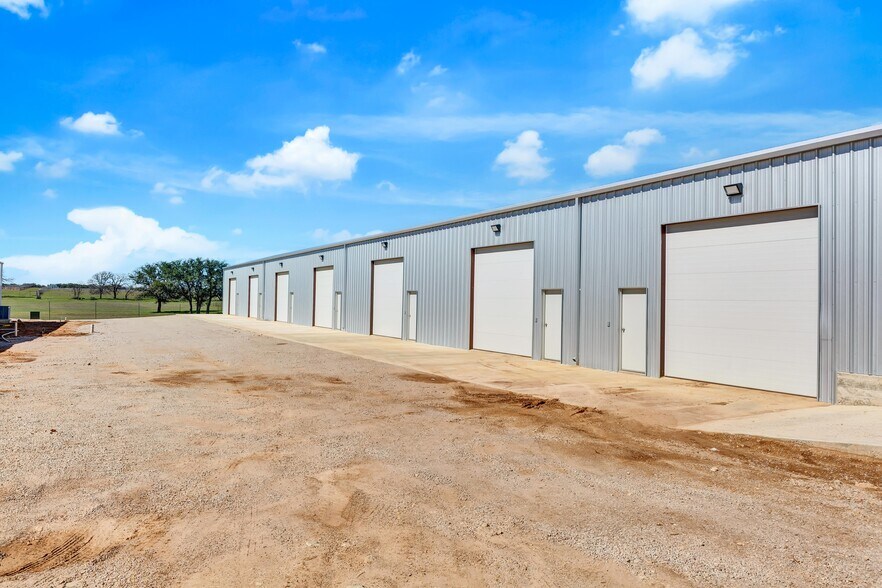 343 Miracle Mile, Stonewall, TX for lease - Building Photo - Image 3 of 24