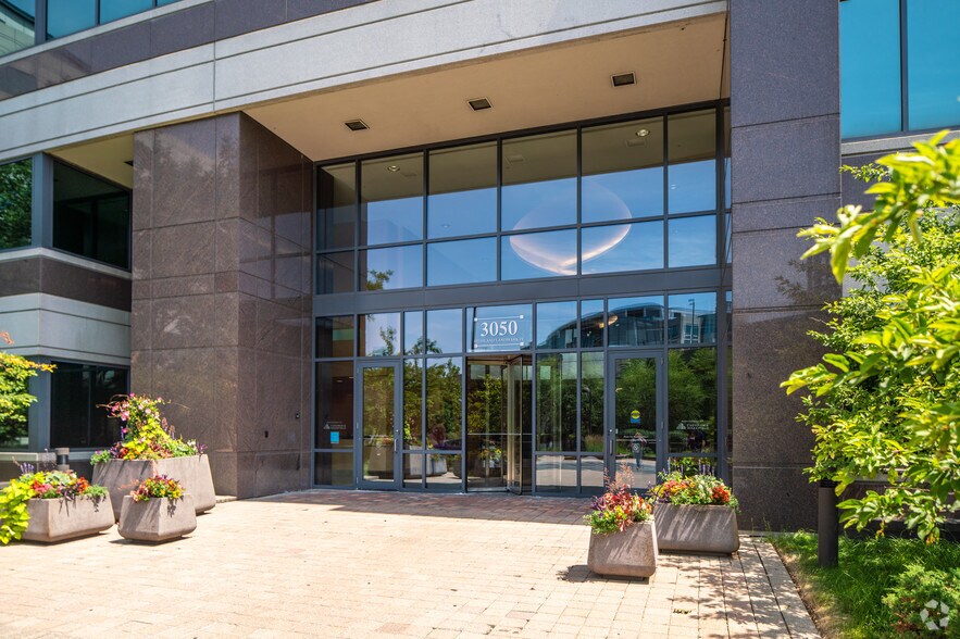 3050 Highland Pky, Downers Grove, IL à louer - Photo du bâtiment - Image 3 de 11