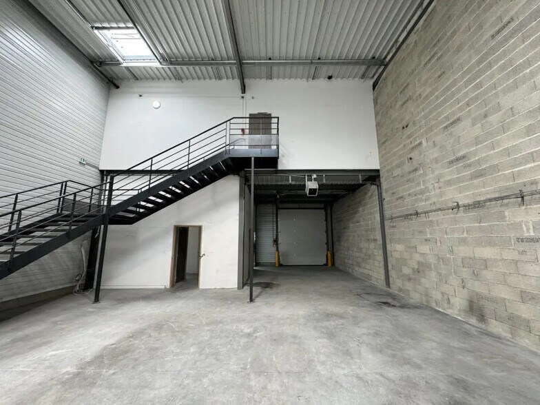 Flex dans Aulnay-sous-Bois à louer - Photo intérieure - Image 2 de 12