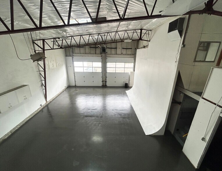 1238 SE Gideon St, Portland, OR à louer - Photo du bâtiment - Image 3 de 3