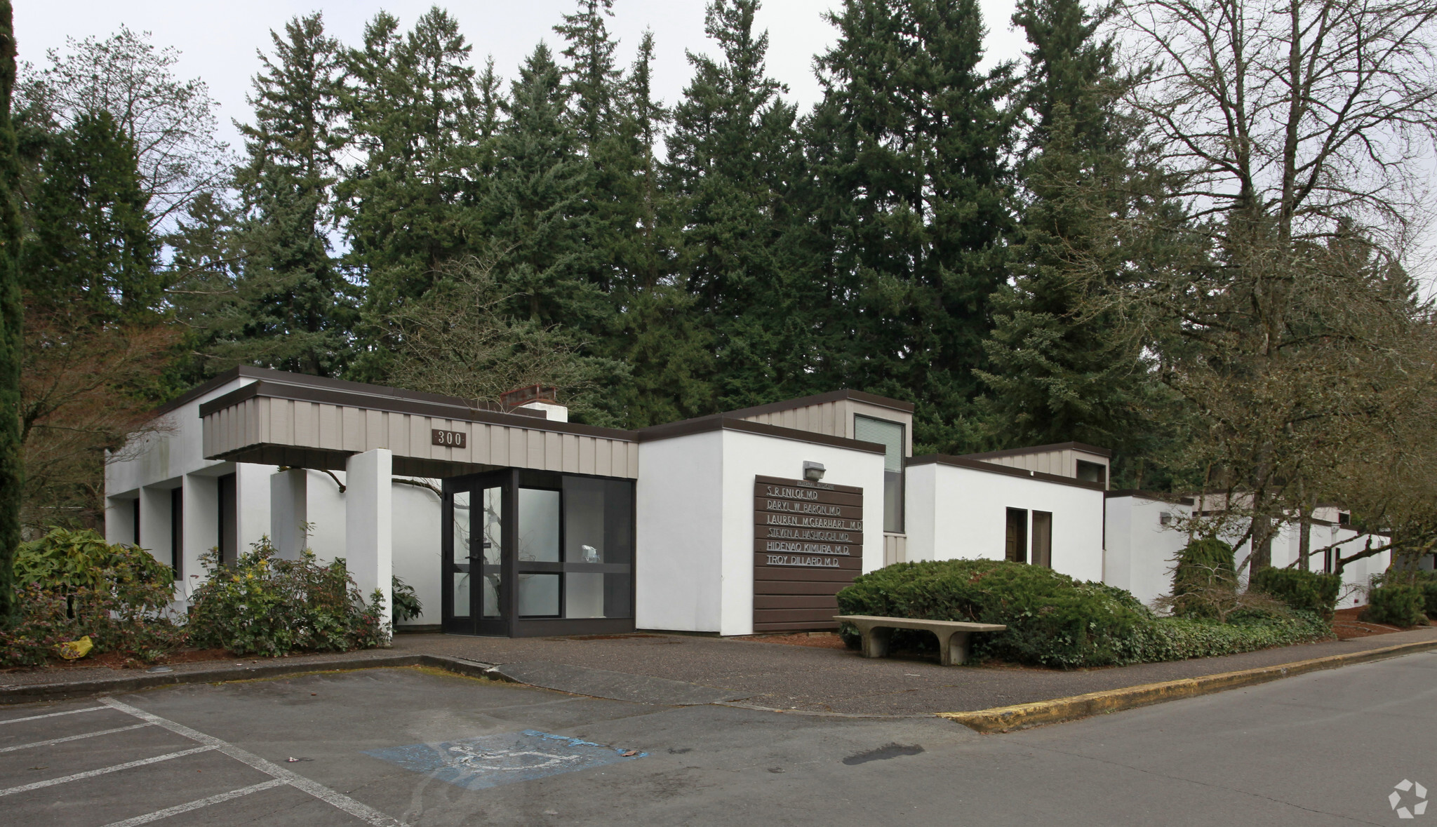 Olson Memorial Clinic Campus portfolio of 3 properties for sale on LoopNet.ca Building Photo- Image 1 of 12