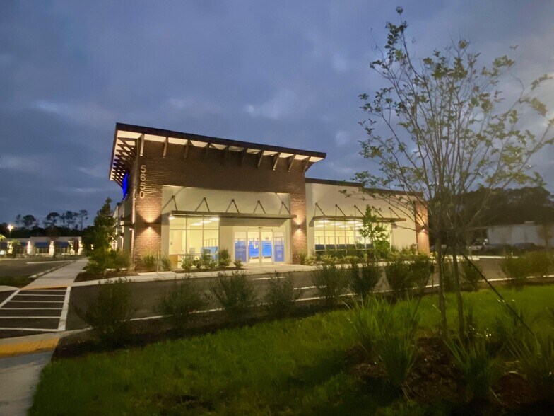 5650 SR 100 E, Palm Coast, FL à louer - Photo du bâtiment - Image 3 de 10