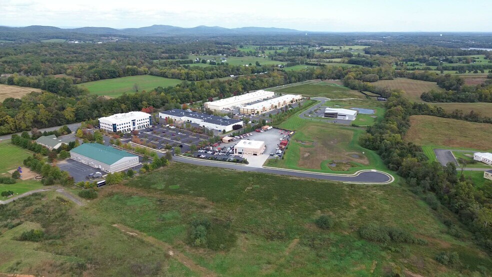 Burrough Drive, Warrenton, VA à vendre - Vidéo sur l’inscription commerciale - Image 2 de 15
