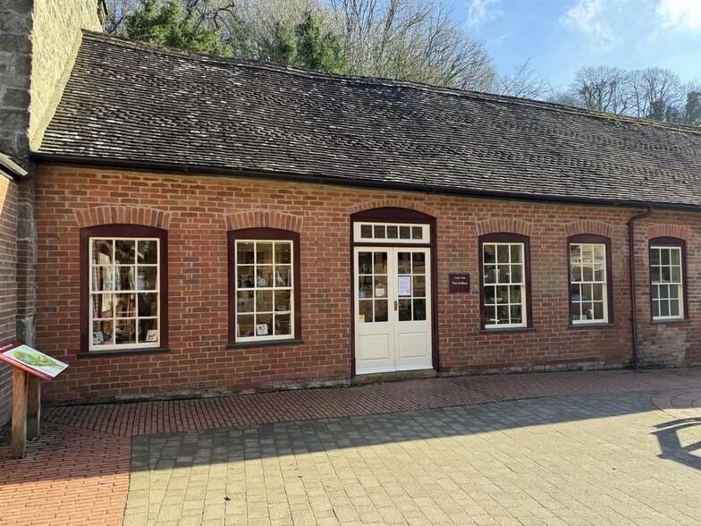 High St, Stourton à louer - Photo du bâtiment - Image 1 de 2