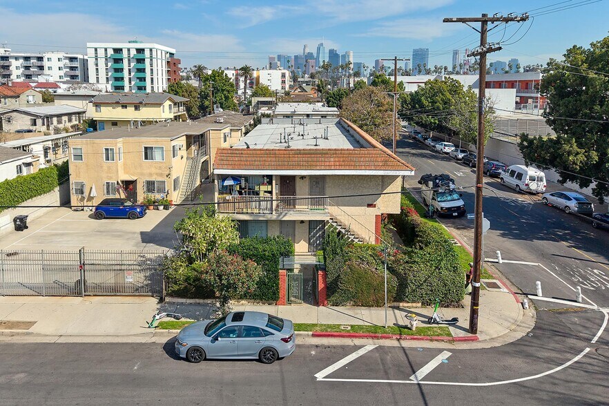 1056 Dewey Ave, Los Angeles, CA à vendre - Photo du bâtiment - Image 3 de 12