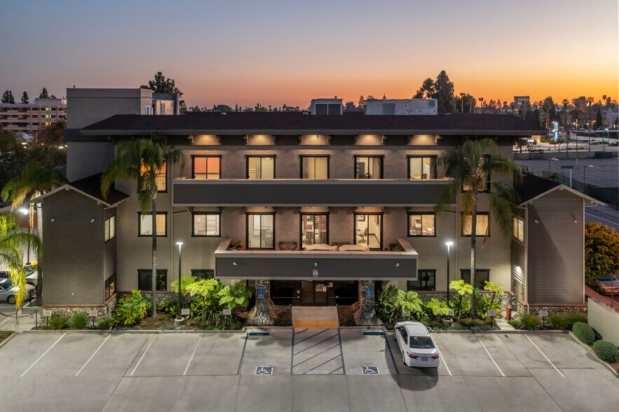 50 N Hill Ave, Pasadena, CA à louer - Photo du bâtiment - Image 3 de 18