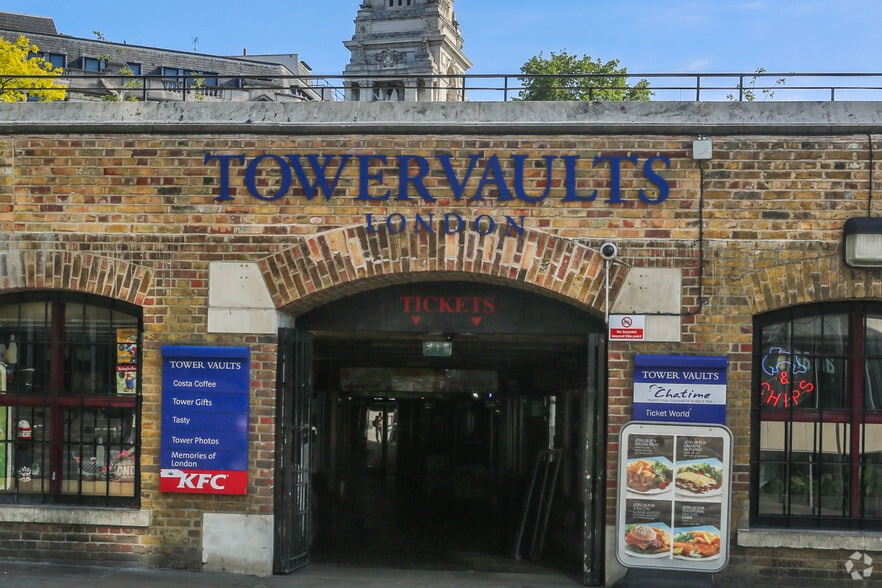 1-12 Tower Hill Ter, London for lease - Building Photo - Image 1 of 4