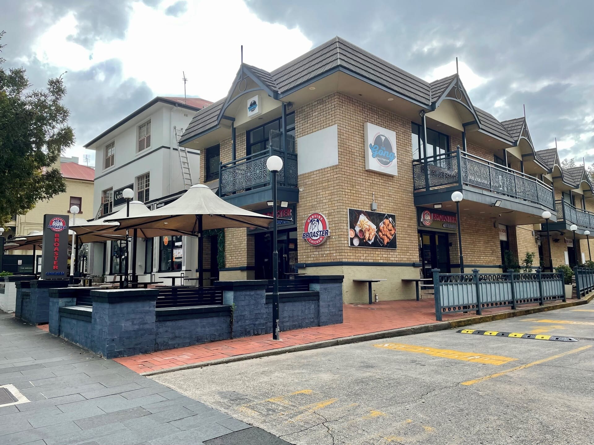 121-123 Corrimal St, Wollongong for lease Primary Photo- Image 1 of 2