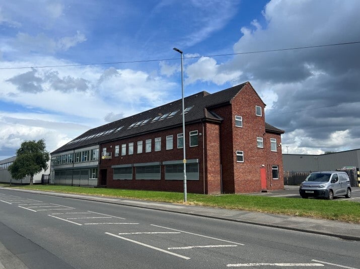 Methley Rd, Castleford à louer - Photo du bâtiment - Image 1 de 15