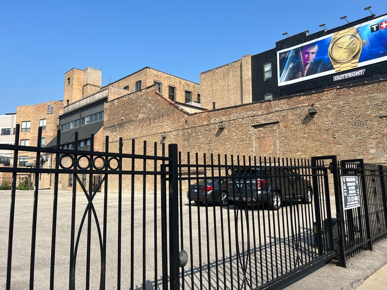 1332 N Halsted St, Chicago, IL for lease - Building Photo - Image 3 of 23