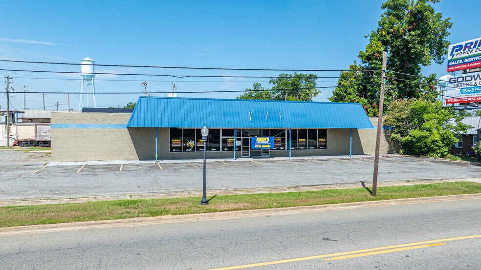 203 N Hutchinson Ave, Adel, GA à vendre - Photo du bâtiment - Image 3 de 3