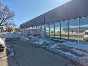 6040-6044 Gateway Blvd NW, Edmonton, AB à louer Photo intérieure- Image 1 de 2