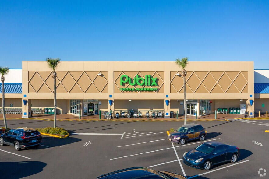 2400 S Ridgewood Ave, South Daytona, FL à louer - Photo du bâtiment - Image 1 de 13