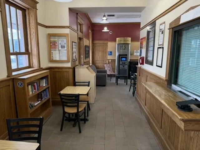 70-75 E Woodstock St, Crystal Lake, IL for sale - Lobby - Image 2 of 8