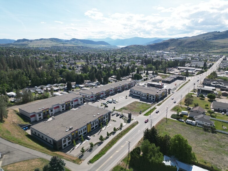 5000 Silver Star Rd, Vernon, BC à louer - Photo du bâtiment - Image 3 de 10