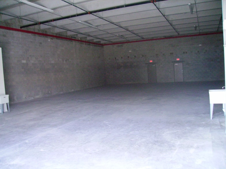 12600 SW 130th St, Miami, FL for sale - Interior Photo - Image 2 of 16