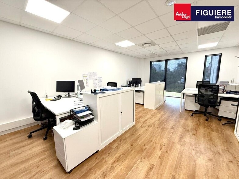Office in Aix-en-Provence for lease - Building Photo - Image 2 of 8